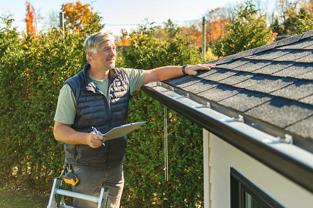Professional Metal Roofing technician working in Albion, IA